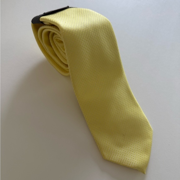 VINCE CAMUTO || Bright Yellow Men's Tie - Picture 1 of 11